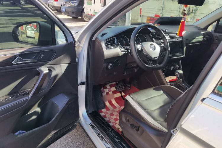 Used Volkswagen Tiguan L 2018 Facelift 330TSI Automatic Two-Wheel Drive Luxury Edition Driver Seat