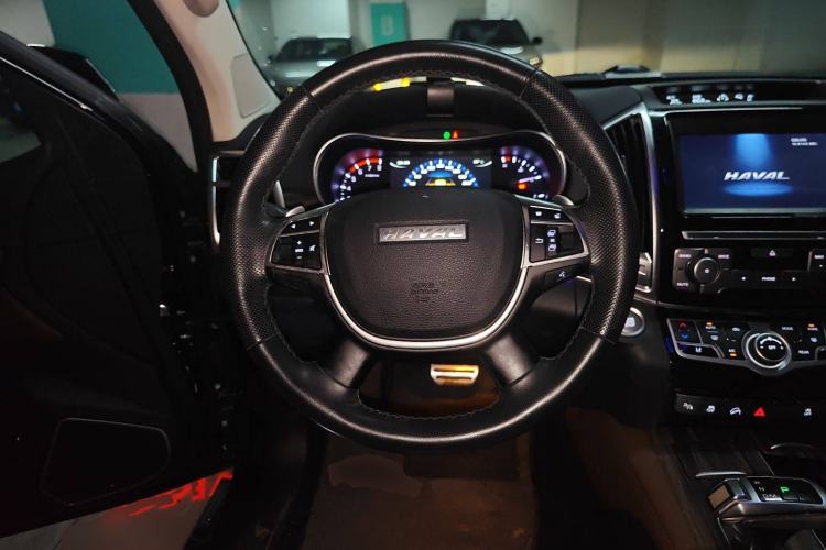 Used Haval H9 2017 2.0T Gasoline 4x4 Luxury 7-Seater