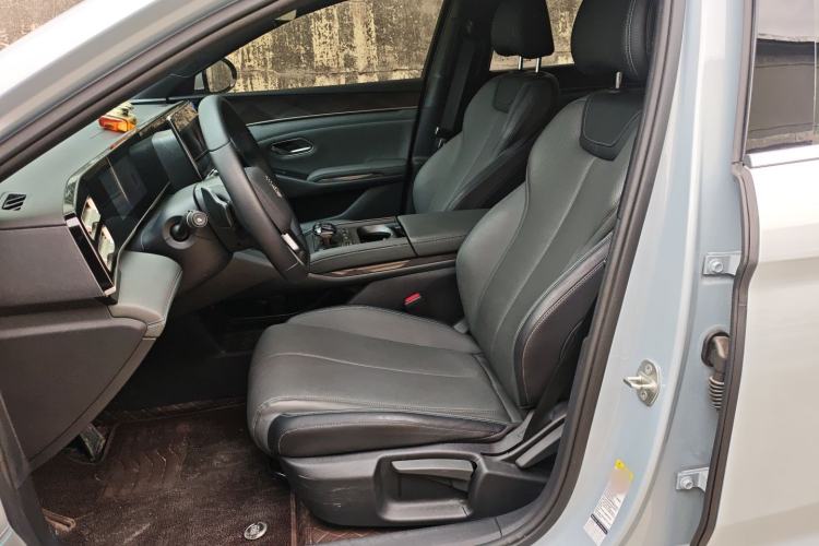 Used BYD Qin L 2025 DM-i Smart Drive 80KM Leading Model
