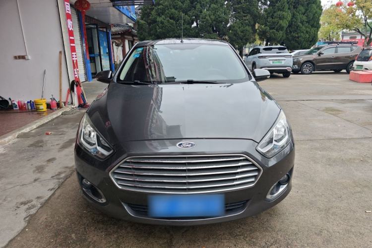 Used Ford Escort 2015 1.5L Automatic Fashion Model
