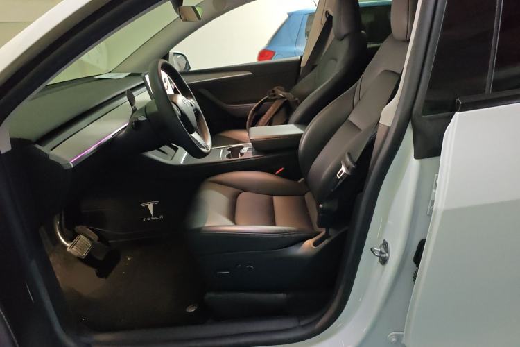 Used Tesla Model Y 2023 Rear-Wheel-Drive Version Left Front Seat