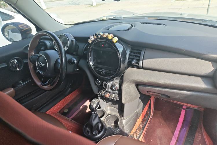 Used MINI 2014 1.2T ONE Center Console