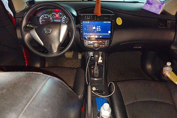 Used Nissan Tiida 2011 1.6L CVT Smart Version Center Console