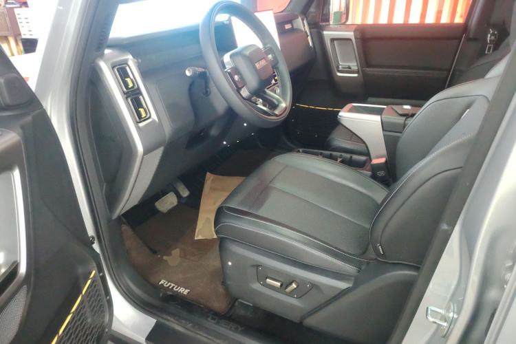 Used iCAR V23 2025 501 Four-Wheel Drive Advanced Version Left Front Seat