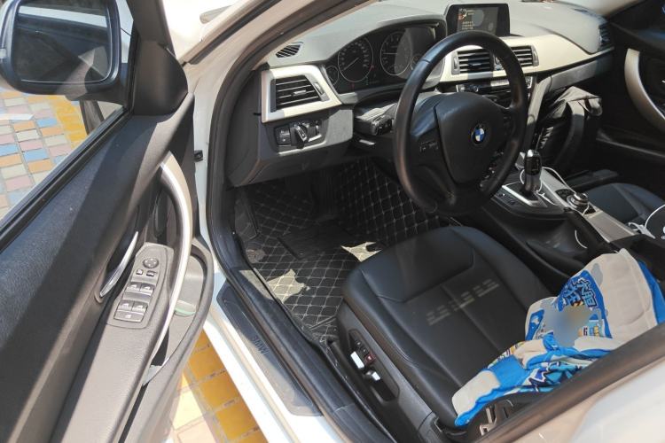 Used BMW 3 Series 2016 320i Fashion Model
