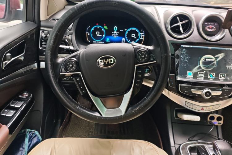 Used BYD Tang New Energy 2015 2.0T Four-Wheel-Drive Flagship Model
