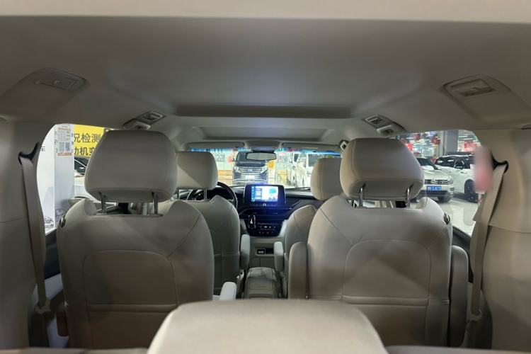 Used Buick GL8 2023 Land Executive Class Comfort Model