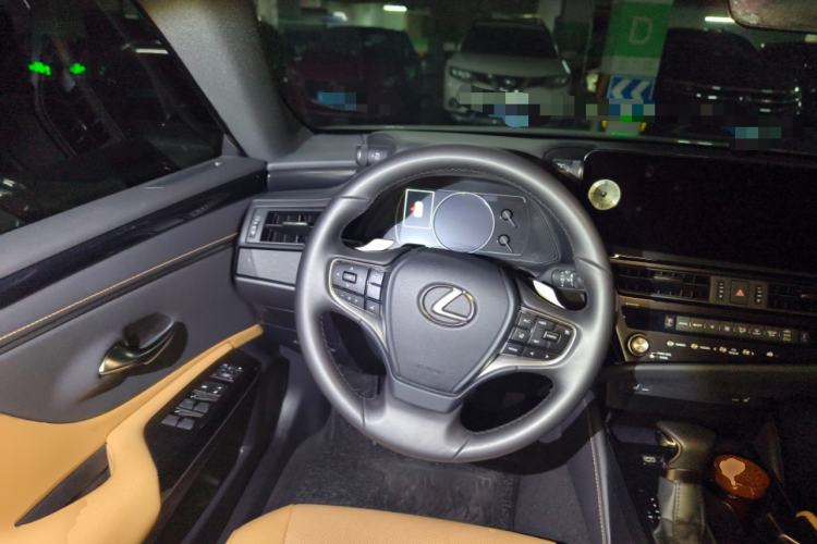 Used Lexus ES 2023 200 Excellence Edition