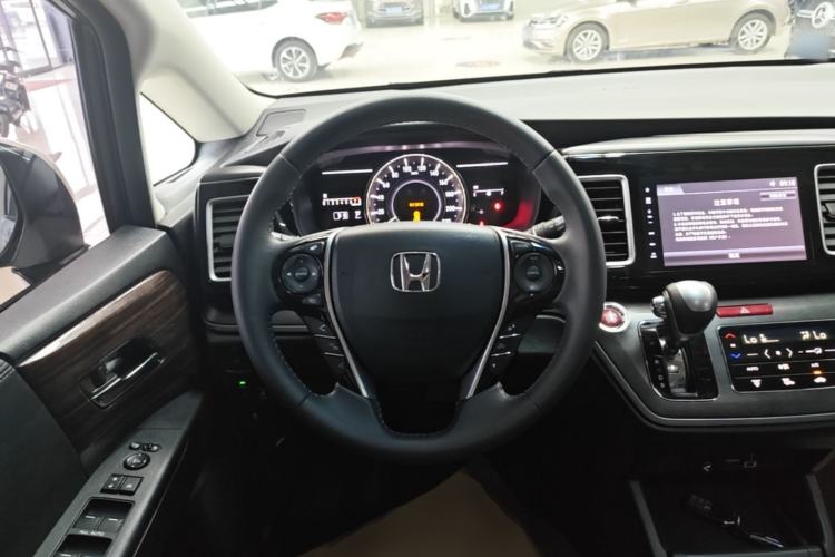 Used Honda Elysion 2016 2.4L Luxury Edition
