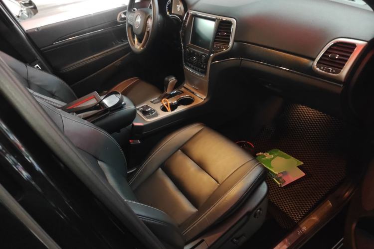 Used Jeep Grand Cherokee 2017 3.0L Comfort Navigation Edition
