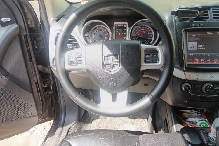 Used Dodge Journey 2013 2.4L Two-Wheel Drive Luxury Version