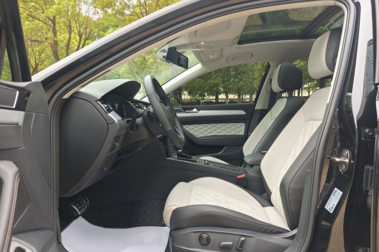 Used Volkswagen Magotan 2023 2 Million Units Commemorative Edition 330TSI DSG Luxury Version