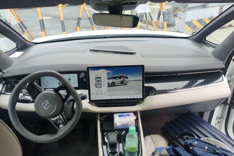 Used Zeekr 009 2022 WE Edition
