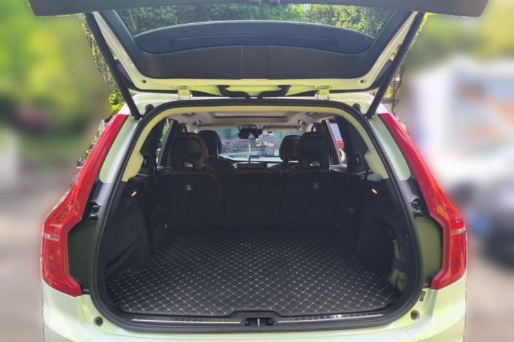 Used Volvo XC90 New Energy 2018 E-Drive Hybrid T8 Prestige 7-Seater Trunk