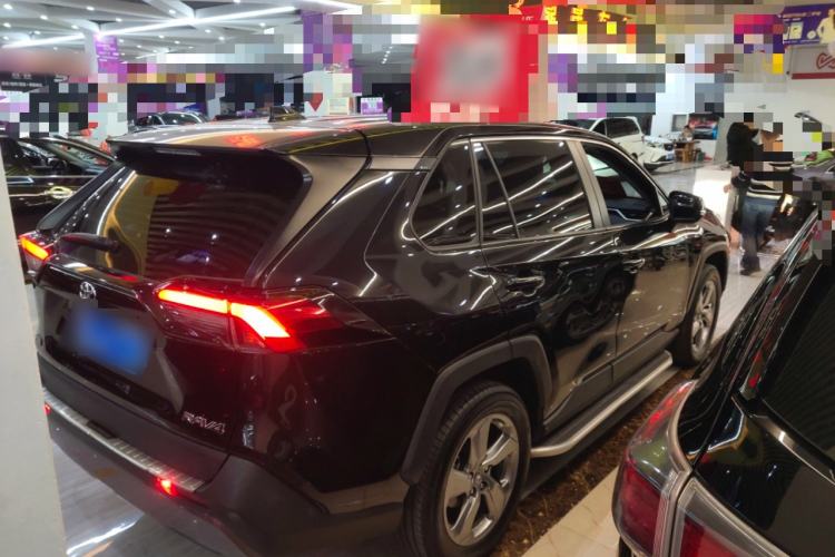 Used Toyota RAV4 2022 2.0L CVT Two-Wheel Drive Fashion Plus Edition
