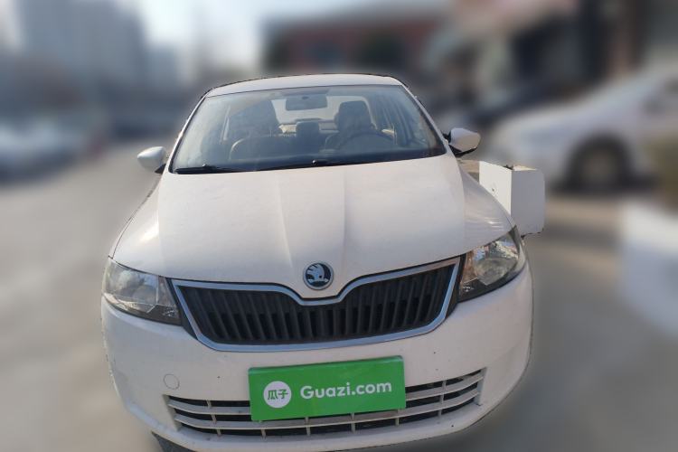 Used Skoda Rapid 2016 1.6L Manual Front-Wheel-Drive Version
