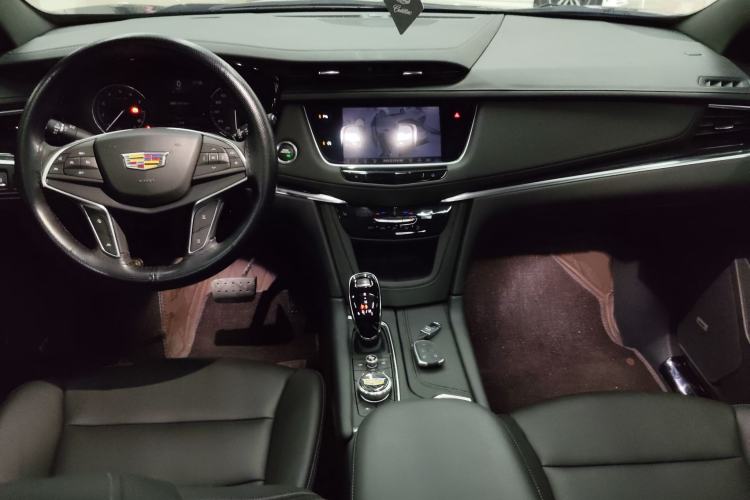 Used Cadillac XT5 2024 2.0T Two-Wheel Drive Fashion Edition Center Console