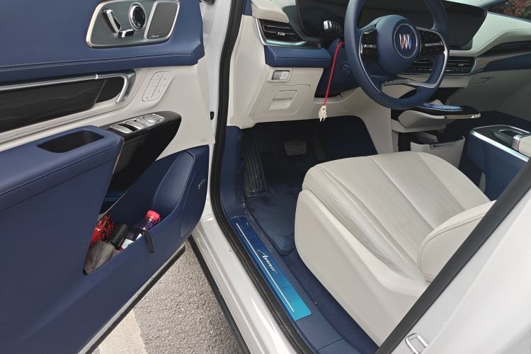 Used Buick Century 2025 2.0T Seven-Seater Yinshi Edition Driver Seat