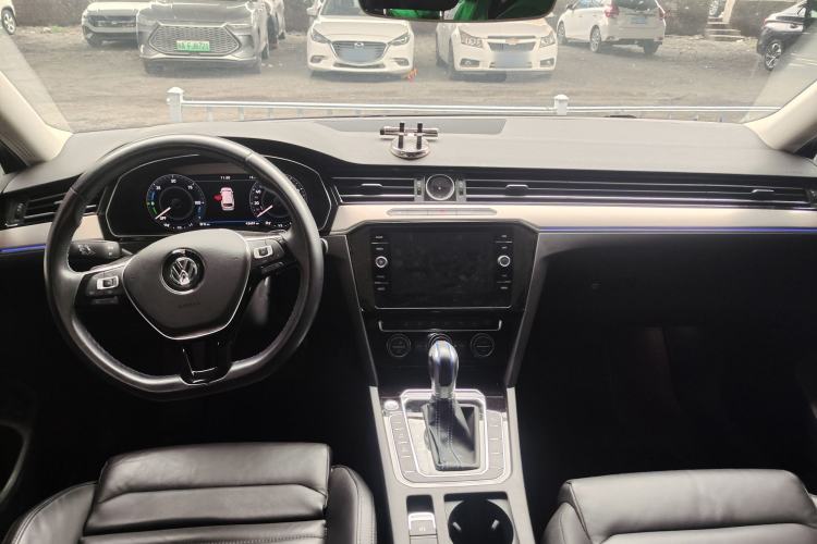 Used Volkswagen Variant New Energy 2019 GTE model Interior 3