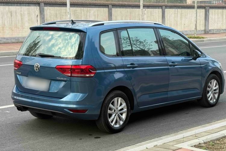 Used Volkswagen Touran 2016 Volkswagen Touran L 280TSI DSG Comfort Edition Exterior 4