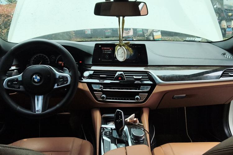 Used BMW 5 Series 2018 Restyled 530Li Leading Edition M Sport Package