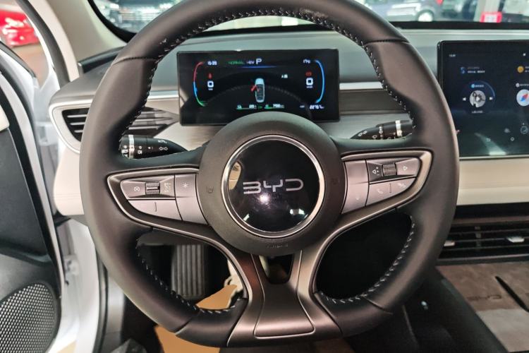 Used BYD Seal 05 DM-i 2025 DM-i Smart Drive 55KM Luxury Model Steering Wheel