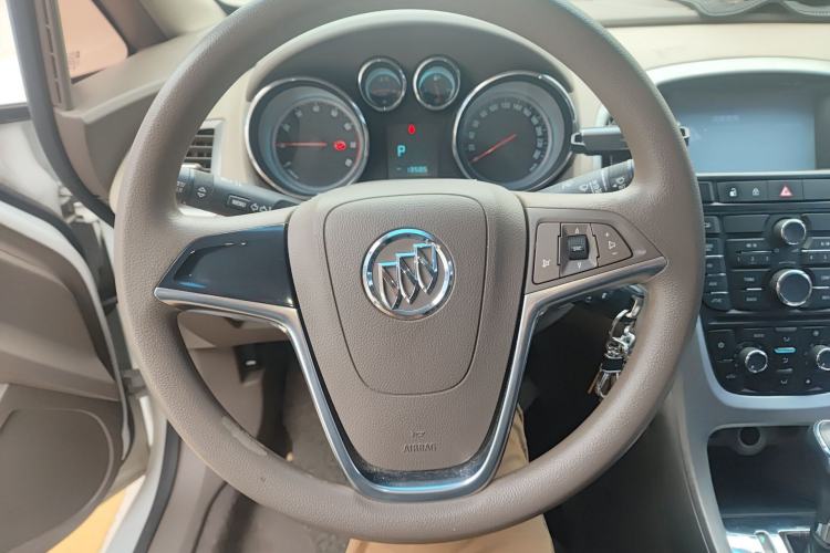 Used Buick GT 2013 GT 1.6L Automatic Fashion Edition Steering Wheel