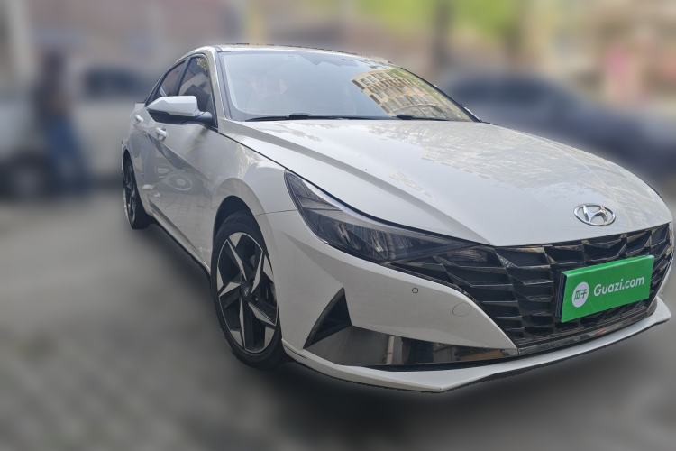 Used Hyundai Elantra 2021 1.5L CVT LUX Prestige Edition
