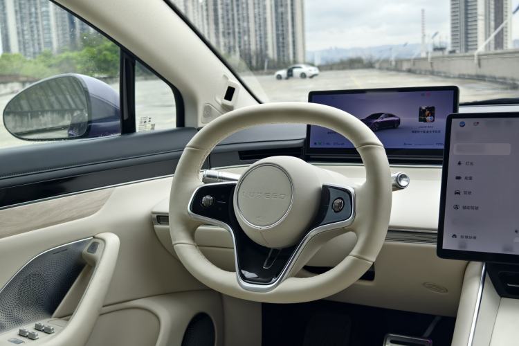 Used Hima Luxeed S7 2024 Pro Rear-Drive Long-Range Version Interior 6