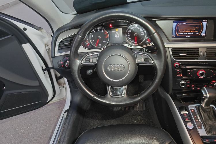 Used Audi A4L 2016 35 TFSI Collector's Edition Automatic Standard Model
