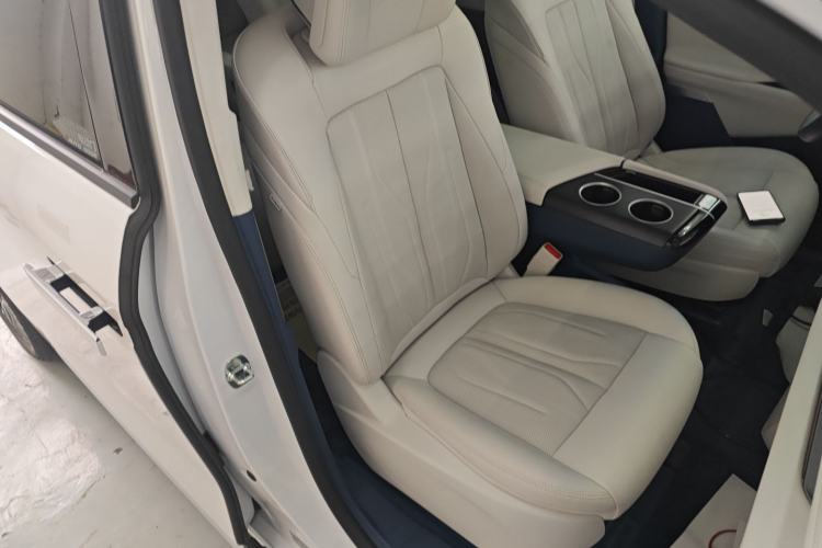 Used Buick GL8 New Energy 2024 Lu Zun Luxury Edition 6-Seater
