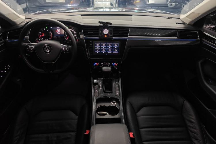 Used Volkswagen Phideon 2018 Revised Version 380TSI Two-Wheel Drive Business Edition Center Console