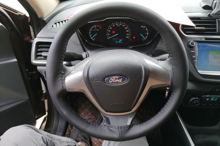 Used Ford Escort 2015 1.5L Manual Fashion Edition

