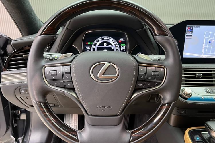 Used Lexus LS 2021 500h Luxury Edition
