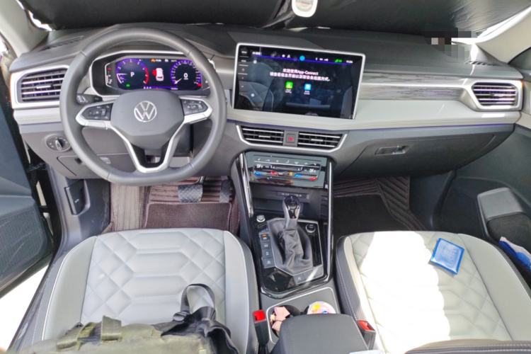 Used Volkswagen Tayron 2023 330TSI Two-Wheel-Drive R-Line High-Energy Version Center Console