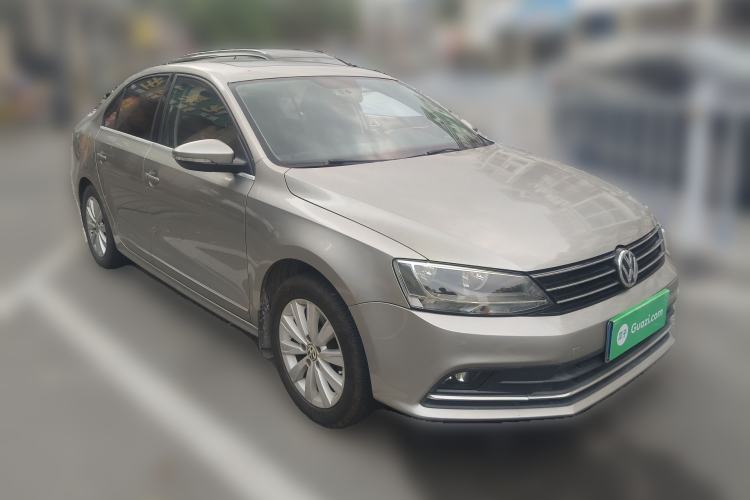 Used Volkswagen Sagitar 2015 1.6L Manual Comfort Model Front Right 45 Deg