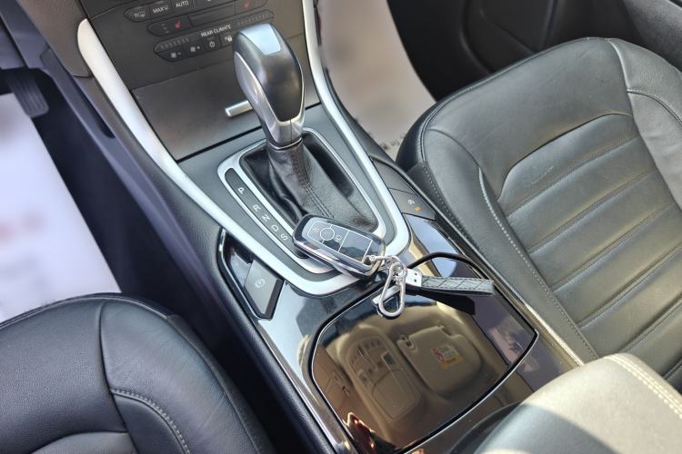 Used Ford Edge 2018 EcoBoost 245 Two-Wheel-Drive Platinum Edition 7-Seater China V Emission Standard Interior 9