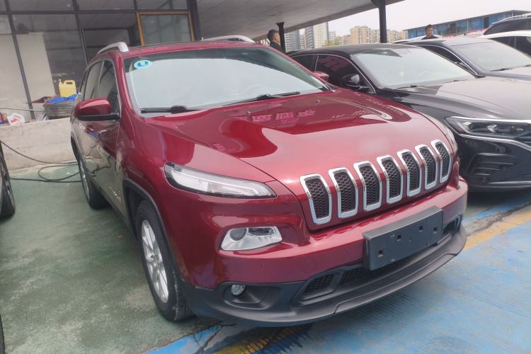 Used Jeep Cherokee 2016 2.0L Superior Edition
