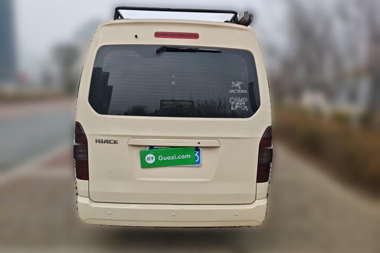Used Jinbei Hiace 2014 2.0L Luxury Version V19 Rear