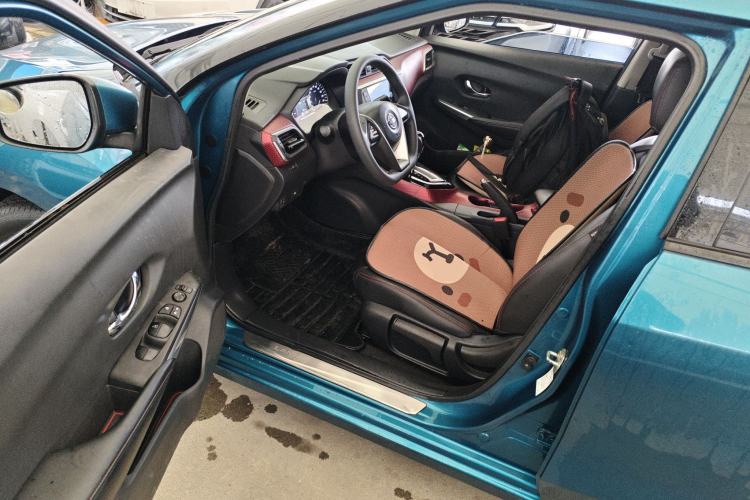 Used Nissan Lannia 2016 1.6L CVT Cool Edition Driver Seat