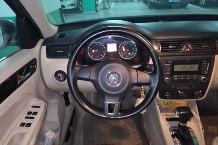 Used Volkswagen Bora 2012 1.4T Automatic Luxury Version Steering Wheel