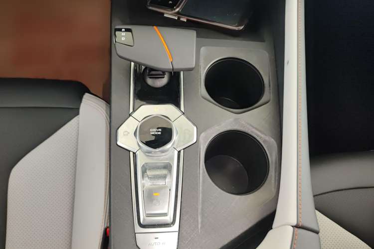 Used Changan UNI-V iDD 2024 Blue Whale Smart Electric iDD 136km Luxury Model
