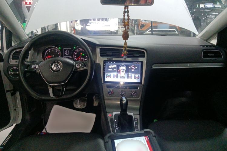 Used Volkswagen Golf 2014 1.4TSI Automatic Comfort Model Center Console