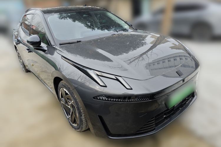 Used Lynk & Co 07 2024 EM-P 126 Long-Range Halo Front Right 45 Deg