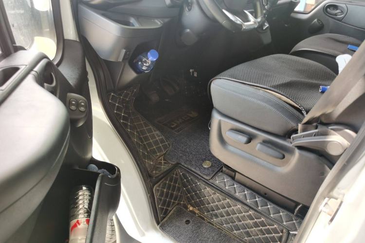 Used JMC Fushun 2022 2.0T Manual Multi-Function Passenger Vehicle Mid-Range High Roof 6-7 Seats