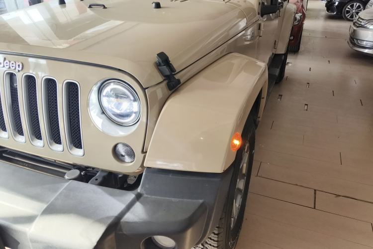 Used Jeep Wrangler 2015 3.0L Sahara Four-Door Comfort Edition
