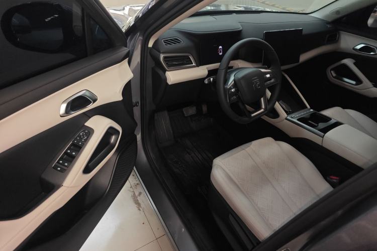 Used BYD Yuan UP 2025 Intelligent Driving Version 401 KM Dynamic Edition