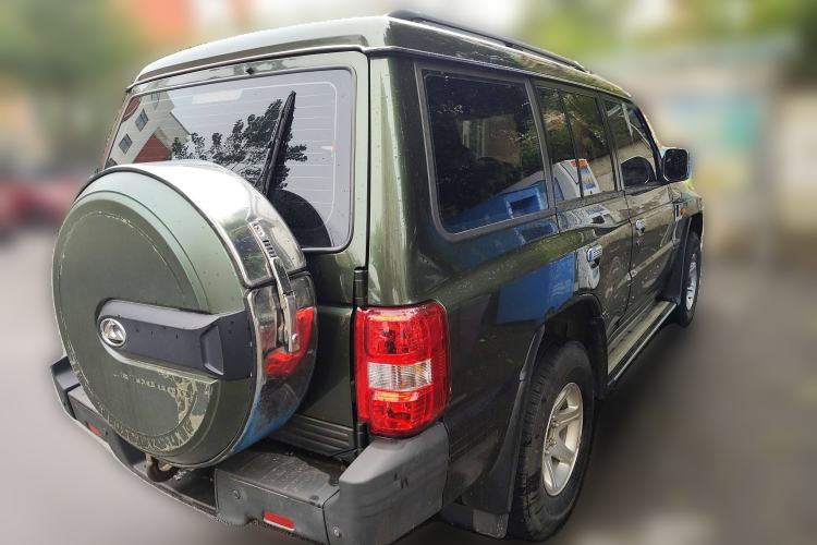 Used Leopaard Q6 2015 2.4L Manual Two-Wheel-Drive Elite Model
