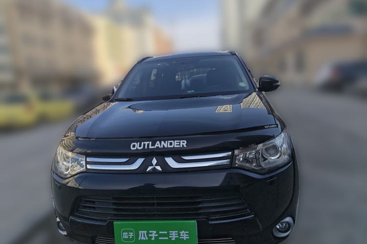 Used Mitsubishi Outlander 2013 2.4L 4x4 Luxury Navigation Edition 5 Seats Front