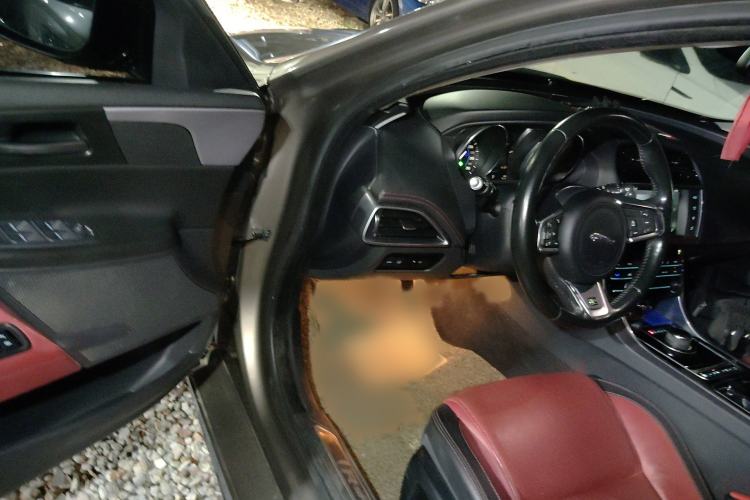 Used Jaguar XE 2017 2.0T 200 PS R-Sport